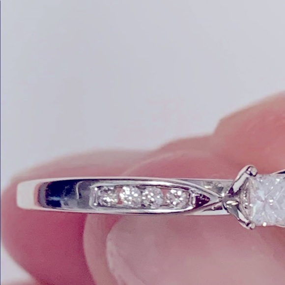 Vintage 14K solid gold diamond engagement ring size 6 with COA - Picture 5 of 7